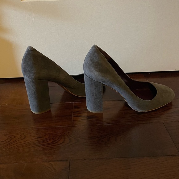 BCBG Chunky Suede Heels Size 8 - Picture 4 of 5